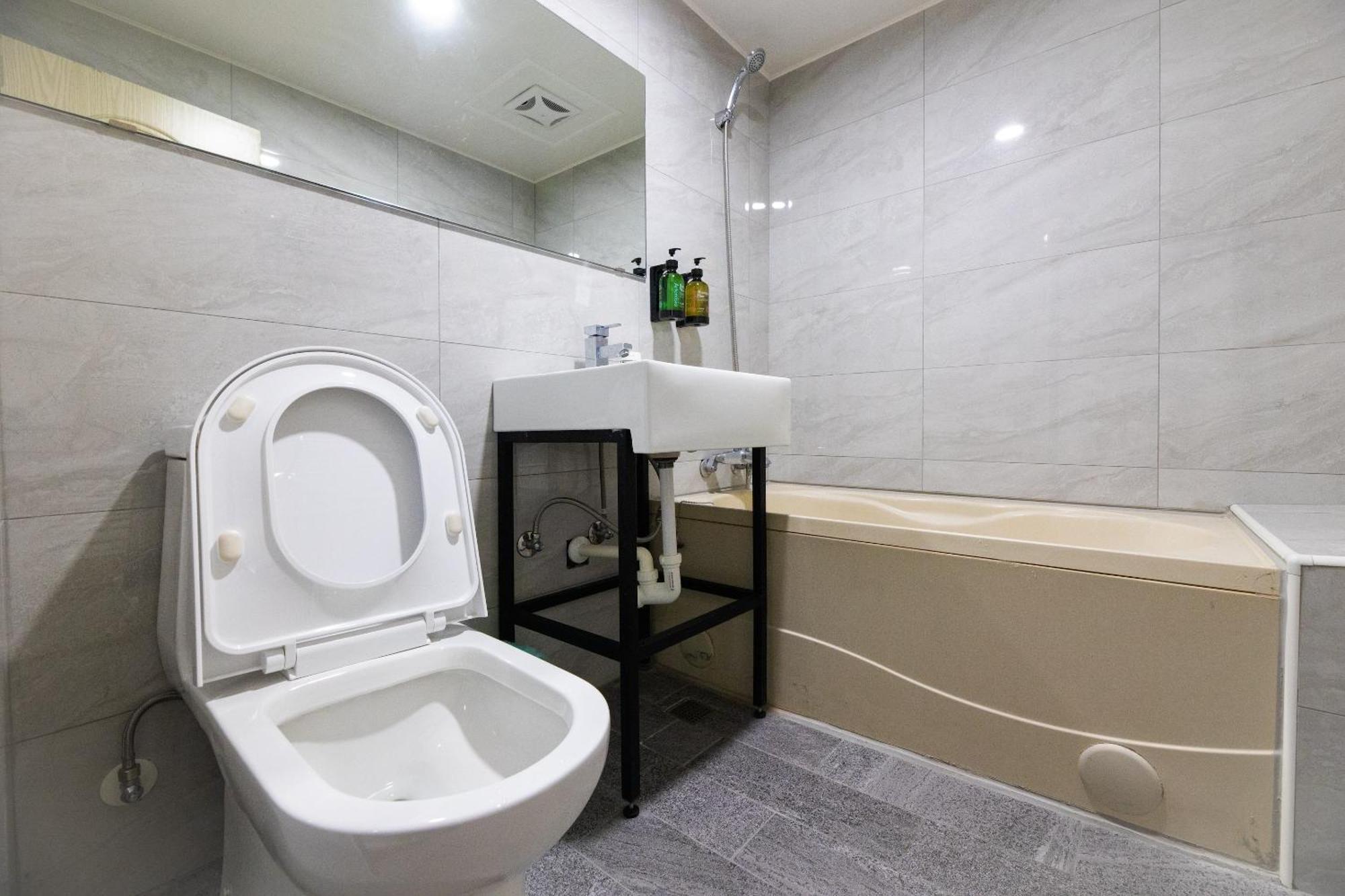 King Hot Spring Hotel Jiaoxi Bilik gambar